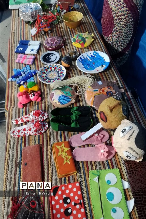 افتتاحیه نمایشگاه فجر در شهرستان امیدیه