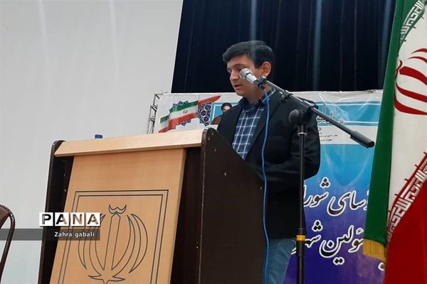 نشست پرسش و پاسخ شورای دانش آموزی از مسئولان ملارد