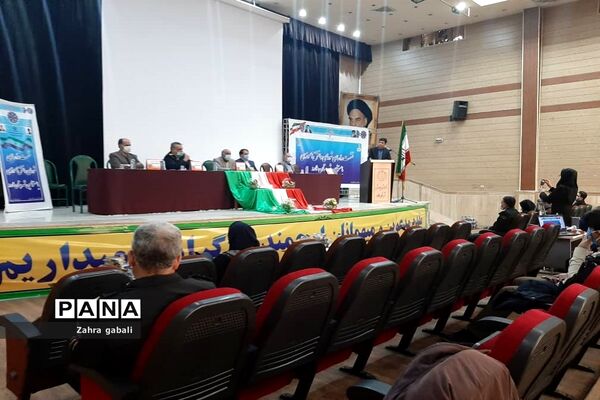 نشست پرسش و پاسخ شورای دانش آموزی از مسئولان ملارد