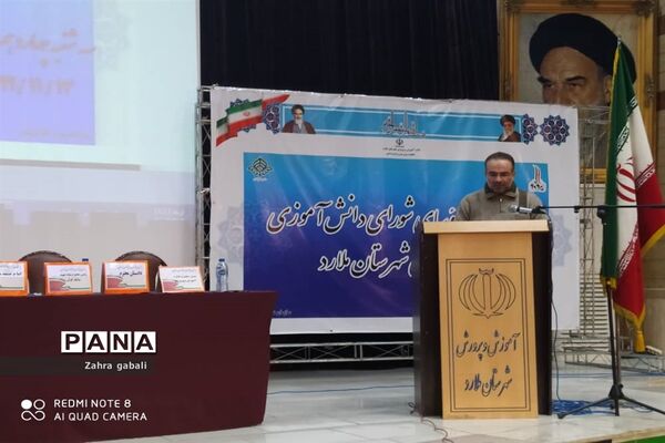نشست پرسش و پاسخ شورای دانش آموزی از مسئولان ملارد