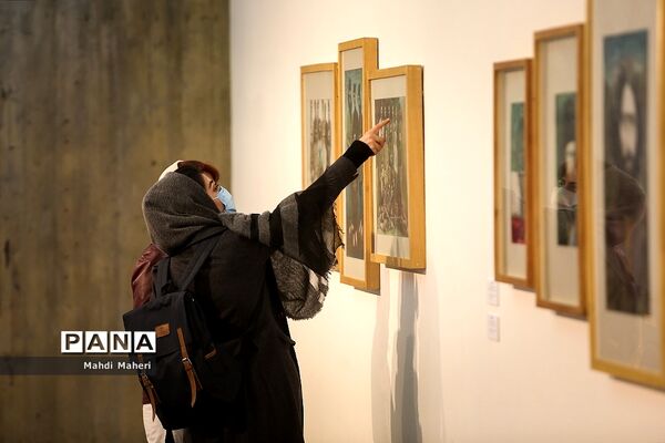 نمایشگاه های ارمغان و عکس مفهومی موزه هنرهای معاصر