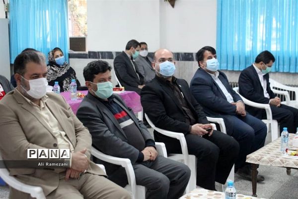 تجلیل از رتبه‌های برتر کنکور سراسری در قائم‌شهر