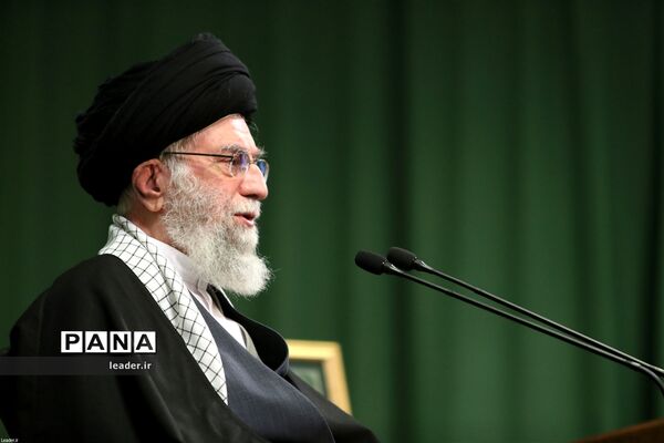نشست تصویری رهبر انقلاب اسلامی با جمعی از مداحان به‌مناسبت سالروز ولادت حضرت زهرا(س)