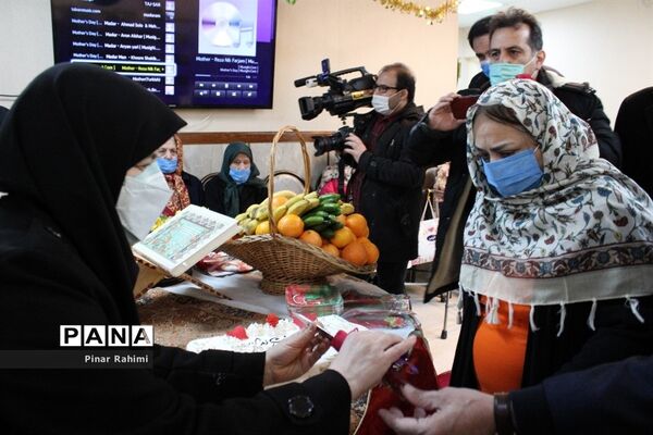 بازدید مدیرکل بهزیستی آذربایجان شرقی به مناسبت روز مادر از خانه سالمندان