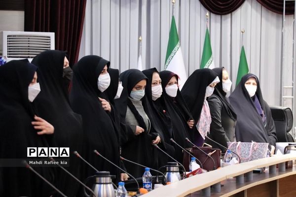 تجلیل از بانوان اداره کل آموزش و پرورش با حضور مدیرکل آذربایجان شرقی