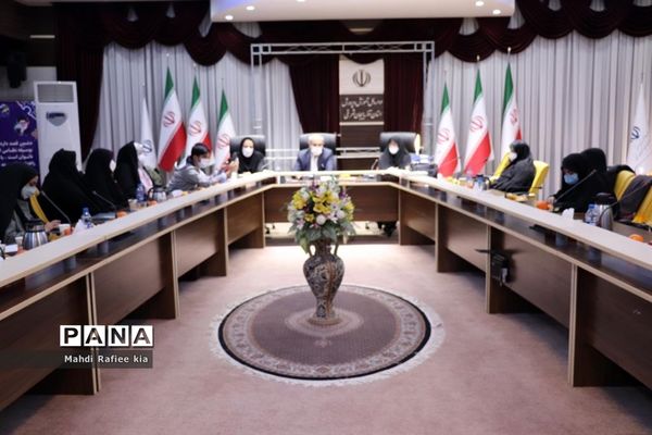 تجلیل از بانوان اداره کل آموزش و پرورش با حضور مدیرکل آذربایجان شرقی