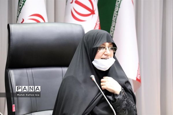 تجلیل از بانوان اداره کل آموزش و پرورش با حضور مدیرکل آذربایجان شرقی