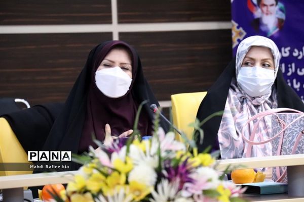 تجلیل از بانوان اداره کل آموزش و پرورش با حضور مدیرکل آذربایجان شرقی