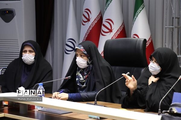 تجلیل از بانوان اداره کل آموزش و پرورش با حضور مدیرکل آذربایجان شرقی