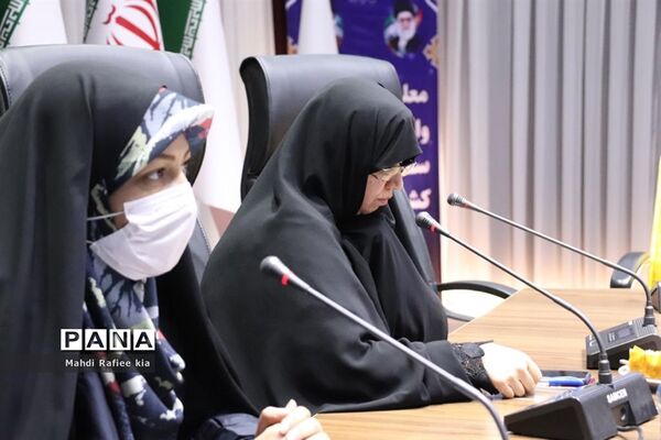 تجلیل از بانوان اداره کل آموزش و پرورش با حضور مدیرکل آذربایجان شرقی