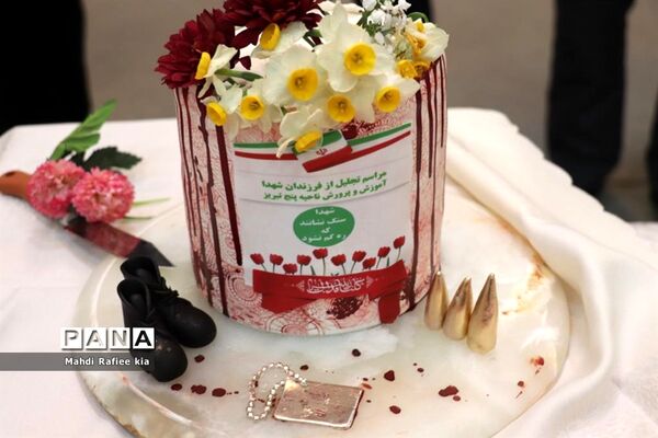 مراسم تجلیل از فرهنگیان فرزند شهید در آموزش و پرورش  ناحیه ۵ تبریز