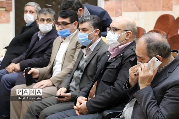 مراسم تجلیل از فرهنگیان فرزند شهید در آموزش و پرورش  ناحیه ۵ تبریز