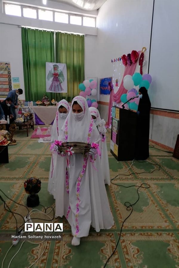 برگزاری جشن تکلیف وتقدیرازمعلمان دبستان حضرت رقیه(س)درشهرستان حمیدیه