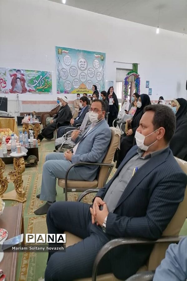 برگزاری جشن تکلیف وتقدیرازمعلمان دبستان حضرت رقیه(س)درشهرستان حمیدیه