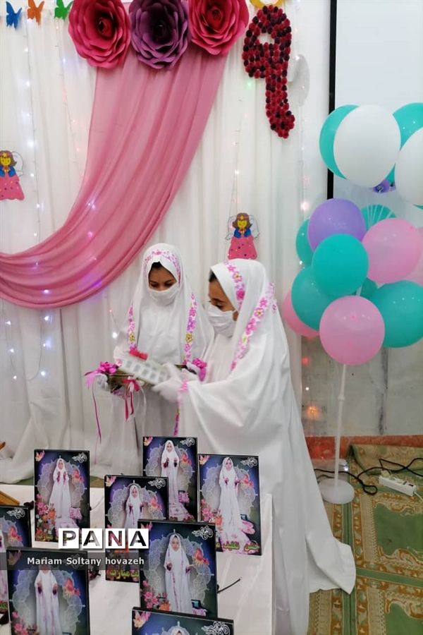 برگزاری جشن تکلیف وتقدیرازمعلمان دبستان حضرت رقیه(س)درشهرستان حمیدیه