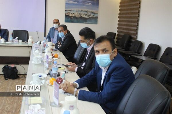 نشست مدیران و روسای آموزش و پرورش  شهرستان‌ها و مناطق استان بوشهر با معاون وزیر