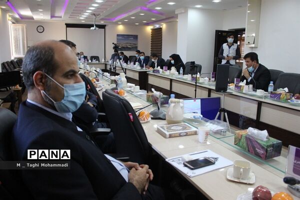 نشست مدیران و روسای آموزش و پرورش  شهرستان‌ها و مناطق استان بوشهر با معاون وزیر