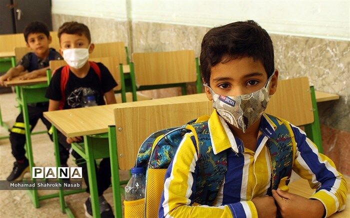 اولیا از بازگشایی مدارس در شهرهای زرد حمایت کنند