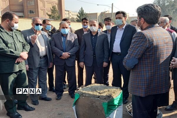 برگزاری مراسم خشت‌گذاری مدرسه جوادالائمه خاورشهر، همزمان با ایام مبارک دهه فجر