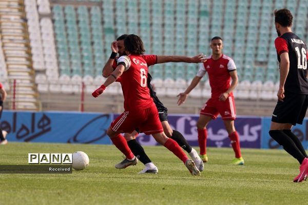 دیدار تیم های تراکتور سازی تبریز و پرسپولیس تهران