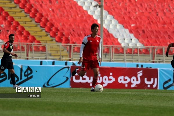 دیدار تیم های تراکتور سازی تبریز و پرسپولیس تهران