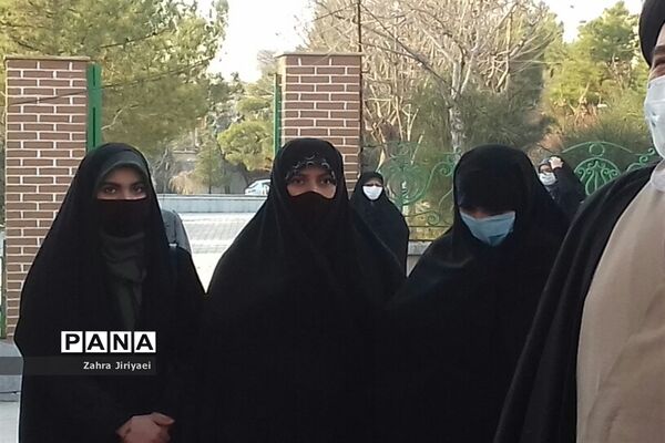 مراسم غبار‌روبی آرامگاه شهدا خاورشهربه مناسبت دهه مبارکه فجر