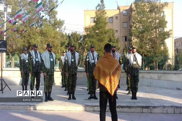 مراسم غبار‌روبی آرامگاه شهدا خاورشهربه مناسبت دهه مبارکه فجر
