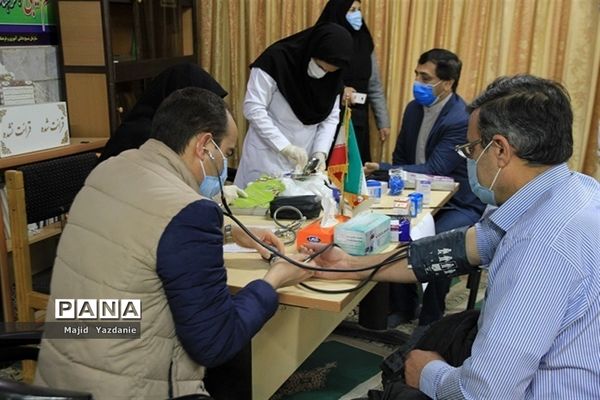 برپایی ایستگاه سلامت و انجام تست سلامت همکاران اداره‌کل آموزش و پرورش خراسان شمالی