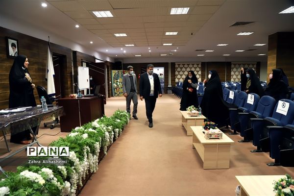 تجلیل از مشاوران امور بانوان مناطق شهر تهران