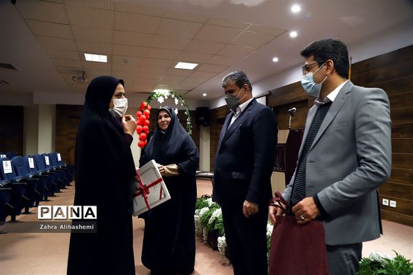 تجلیل از مشاوران امور بانوان مناطق شهر تهران