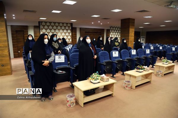 تجلیل از مشاوران امور بانوان مناطق شهر تهران