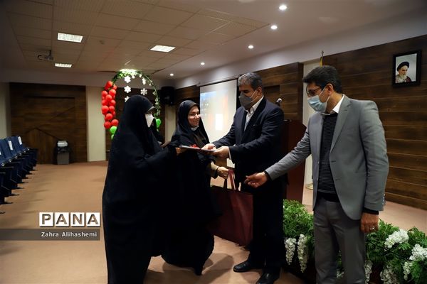 تجلیل از مشاوران امور بانوان مناطق شهر تهران