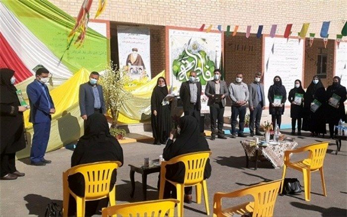 از دانش آموزان حوزه حجاب و عفاف تجلیل شد