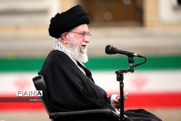 دیدار جمعی از فرماندهان نیروی هوایی و نیروی پدافند هوایی ارتش با رهبر انقلاب
