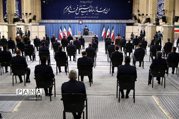 دیدار جمعی از فرماندهان نیروی هوایی و نیروی پدافند هوایی ارتش با رهبر انقلاب