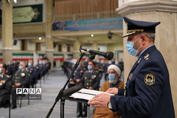 دیدار جمعی از فرماندهان نیروی هوایی و نیروی پدافند هوایی ارتش با رهبر انقلاب