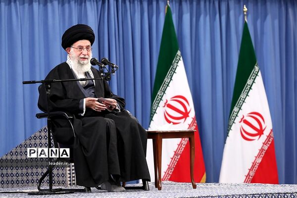 دیدار جمعی از فرماندهان نیروی هوایی و نیروی پدافند هوایی ارتش با رهبر انقلاب