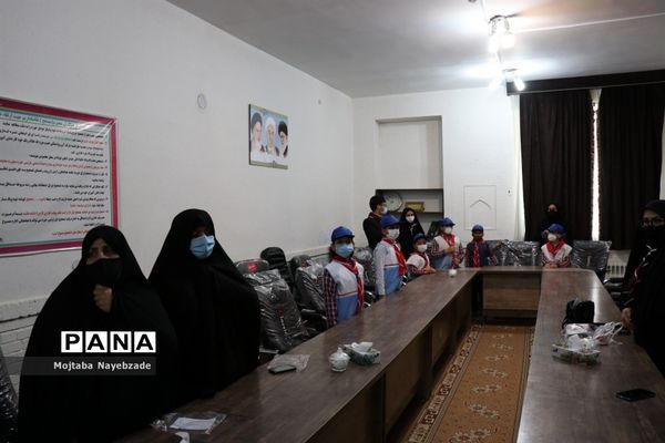 مراسم تجلیل از مربیان پیشتاز سازمان دانش‌آموزی ناحیه 5 مشهد