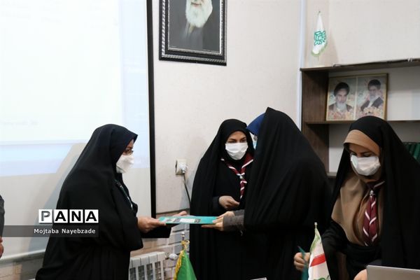 مراسم تجلیل از مربیان پیشتاز سازمان دانش‌آموزی ناحیه 5 مشهد