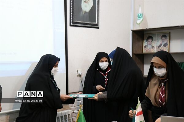 مراسم تجلیل از مربیان پیشتاز سازمان دانش‌آموزی ناحیه 5 مشهد