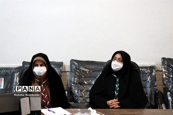 مراسم تجلیل از مربیان پیشتاز سازمان دانش‌آموزی ناحیه 5 مشهد