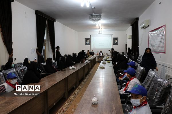 مراسم تجلیل از مربیان پیشتاز سازمان دانش‌آموزی ناحیه 5 مشهد