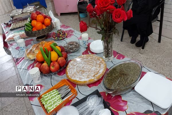 برگزاری نمایشگاه حجاب وعفاف  وهنرهای دستی درهنرستان طوبی شهرستان حمیدیه