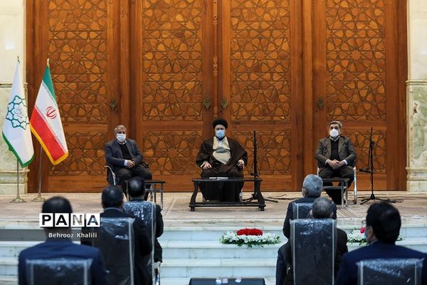 تجدید میثاق اعضای شورا و شهرداری تهران با آرمان‌های امام راحل