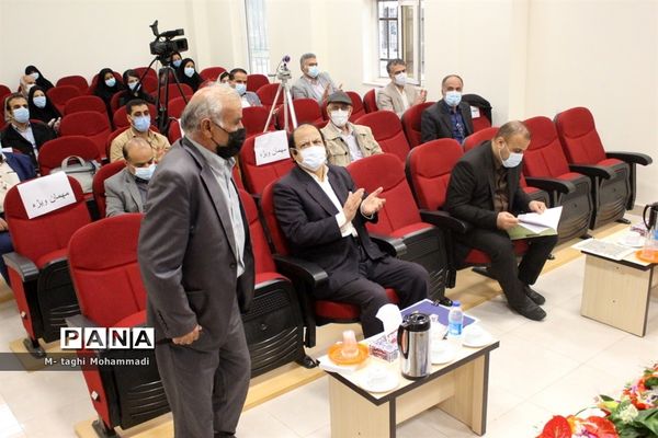 مراسم رونمایی از کتاب هزار نگار در بوشهر