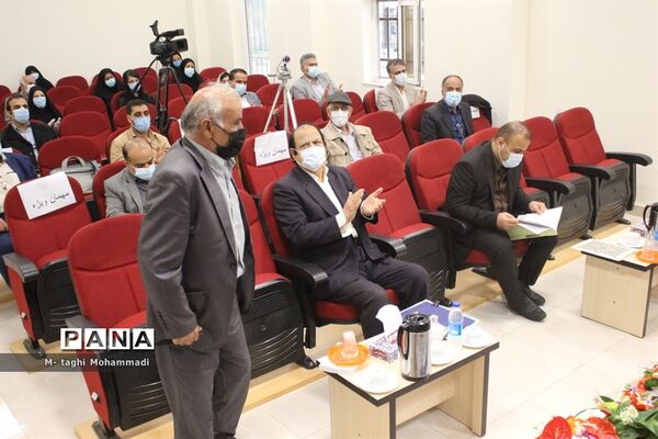 مراسم رونمایی از کتاب هزار نگار در بوشهر