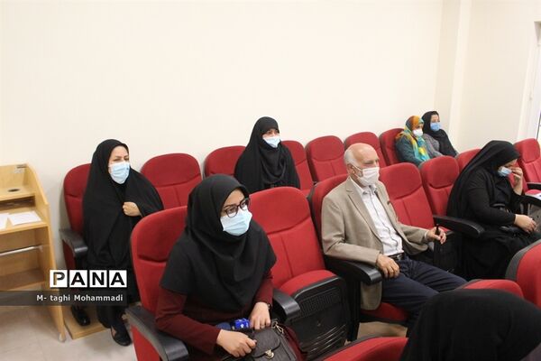 مراسم رونمایی از کتاب هزار نگار در بوشهر