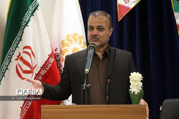 مراسم رونمایی از کتاب هزار نگار در بوشهر