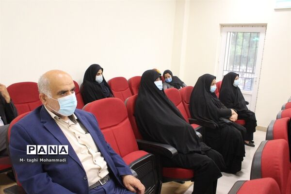 مراسم رونمایی از کتاب هزار نگار در بوشهر