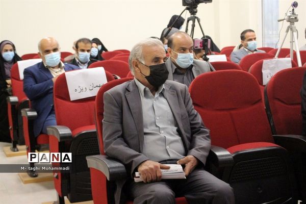 مراسم رونمایی از کتاب هزار نگار در بوشهر